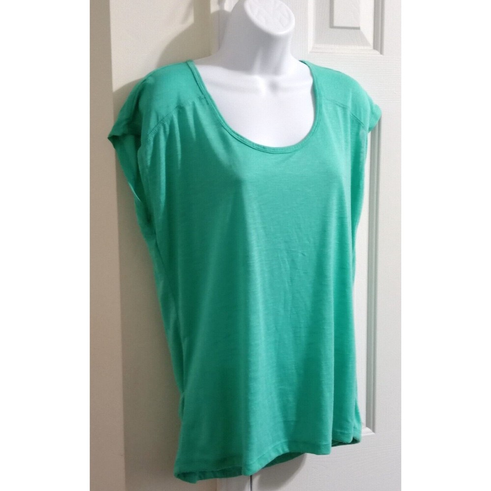 Bally Total Fitness Green Top Womens Activewear Short Sleeve Open Back Size M